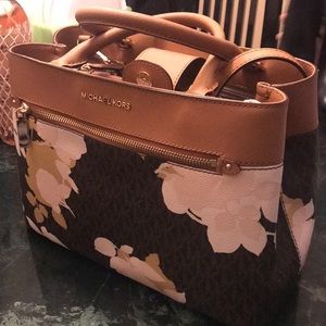 Michael Kors purse/satchel